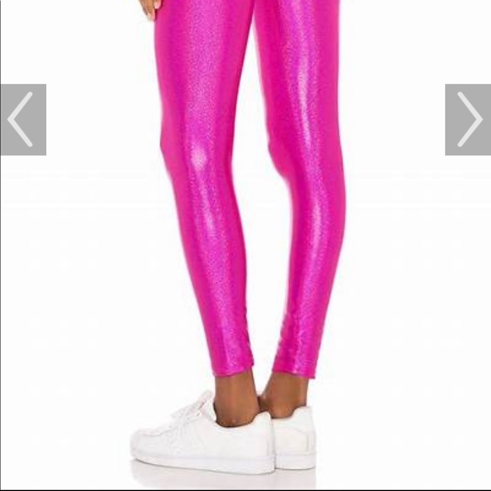 Brand new without tags Beach Riot leggings in medium!! On revolve-super cute!